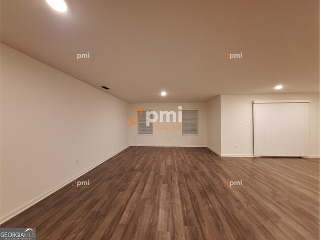 Foto del edificio - 514 Liberty Hall Dr