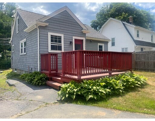 Primary Photo - 128 Maple St