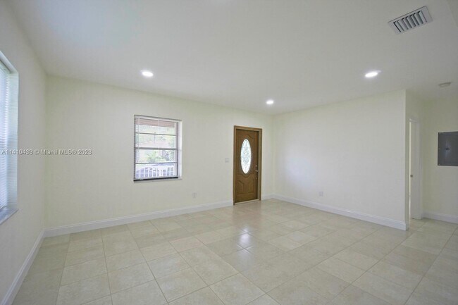Foto del edificio - 1530 NW 32nd Ave
