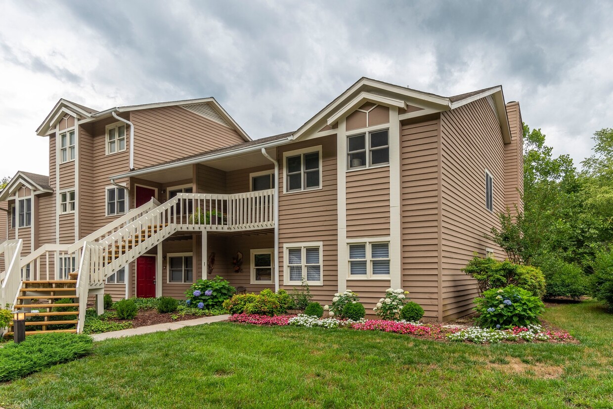 6 Timberlake Dr, Asheville, NC 28803 Condo for Rent in Asheville, NC