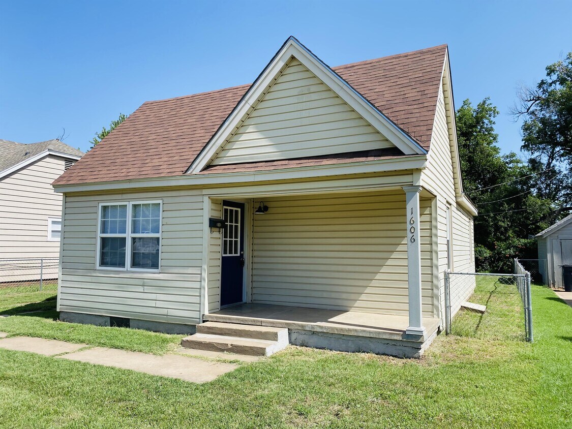 1606 E Cherokee Ave, Enid, OK 73701 House Rental in Enid, OK