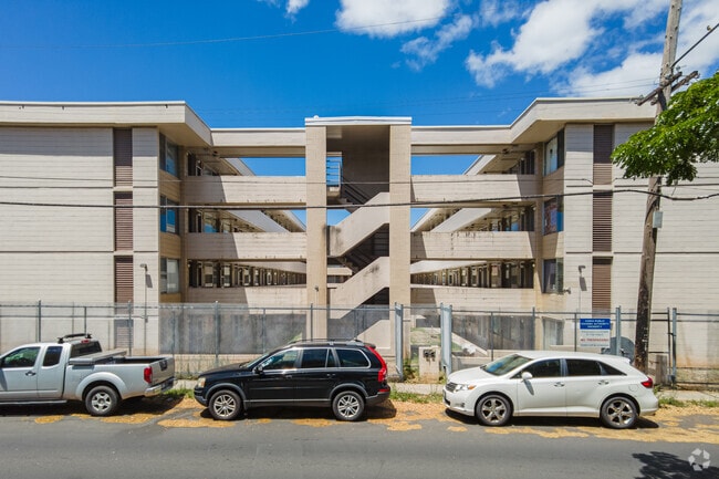 Building Photo - Makamae