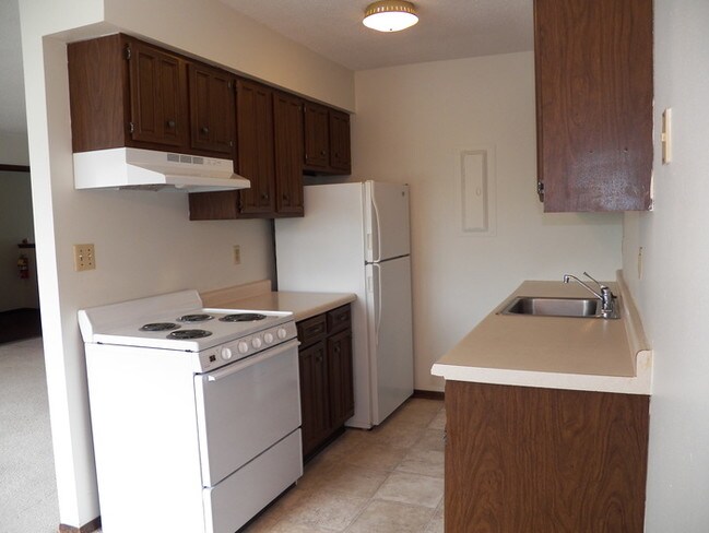 Building Photo - NW 1 Bedroom, Garage, Heat and Water Paid!