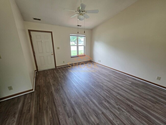 Foto del edificio - 2805/2807 Plaza Ln
