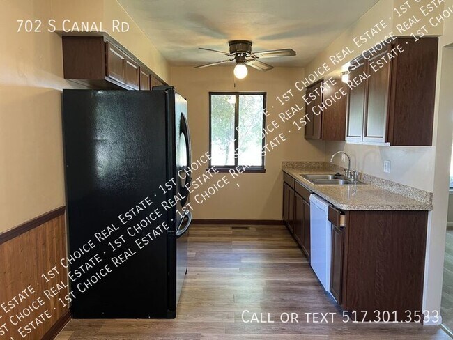 Foto del edificio - 2-BDR 1-BTH Duplex - West Lansing - Grand ...