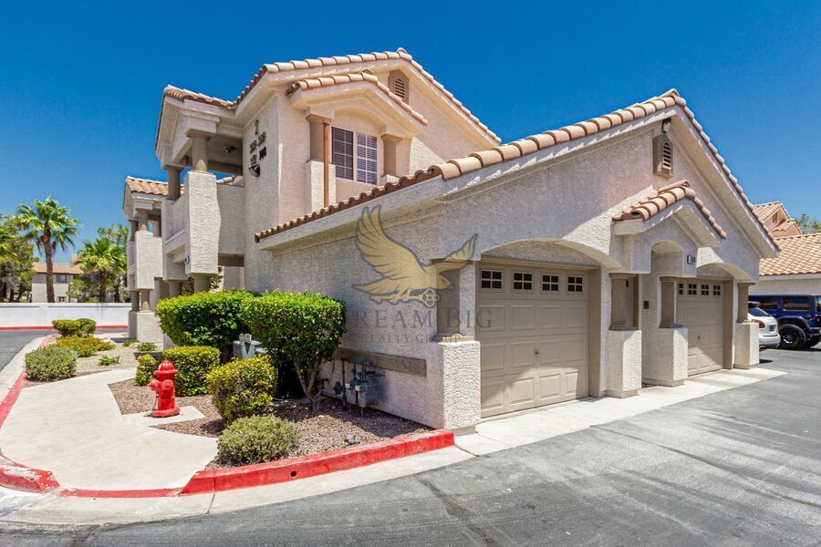 Foto principal - 3327 Erva St