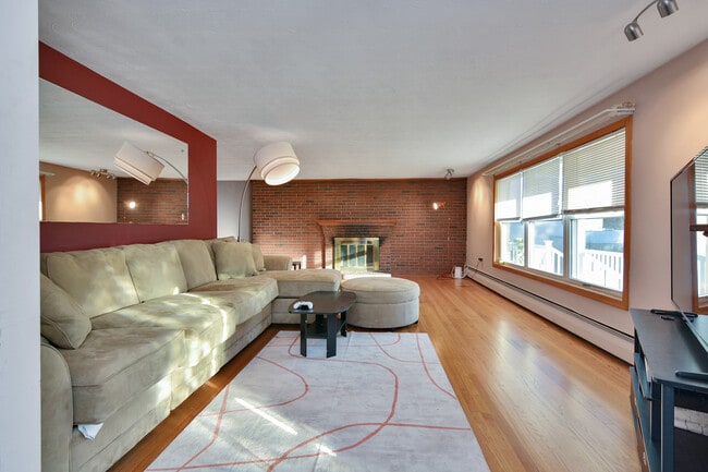 Building Photo - 3 Durso Ave