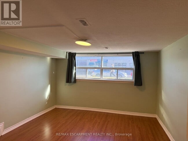 Building Photo - 122 Portland St