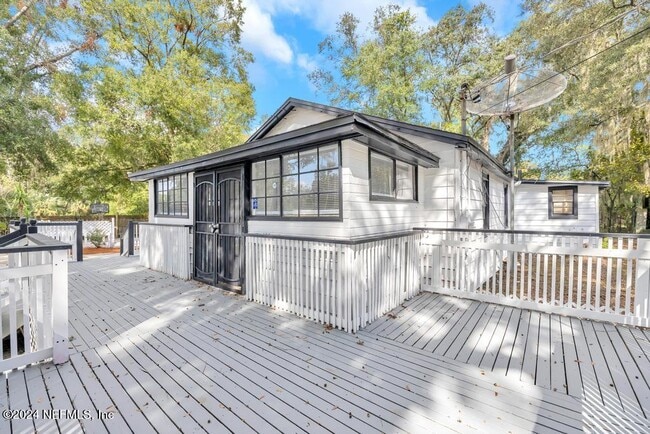 Building Photo - 5905 Diamond St