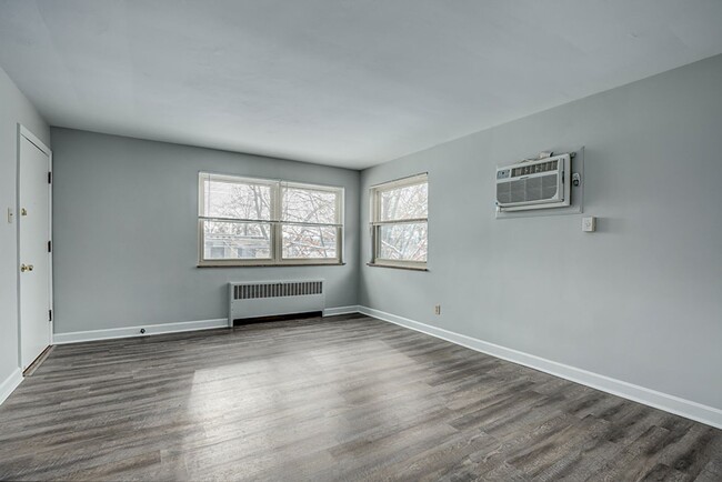 Building Photo - 3129 Ramona Ave