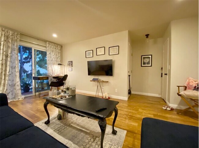 Foto del edificio - 4350 Berryman Ave