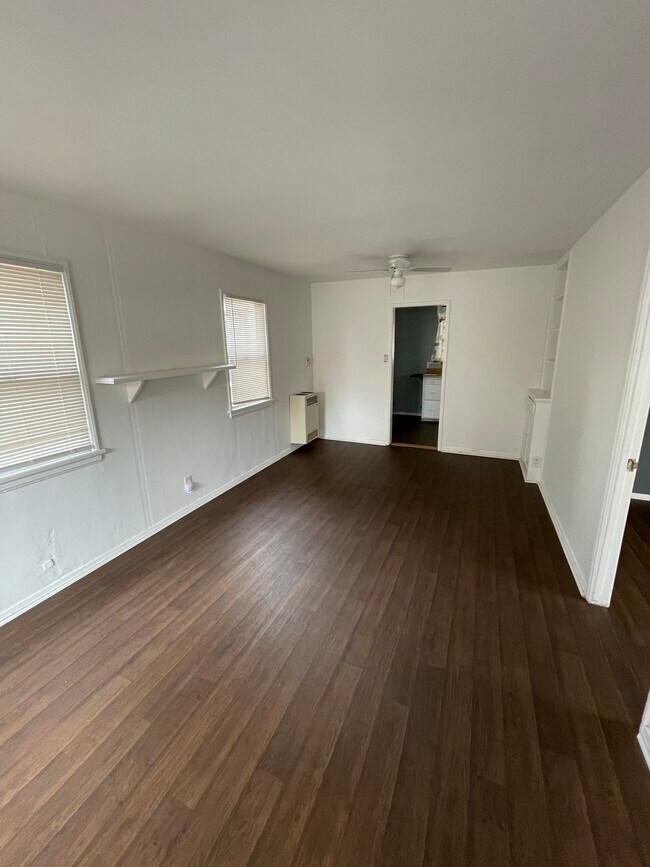 Foto del edificio - 8033 Rosecrans Ave