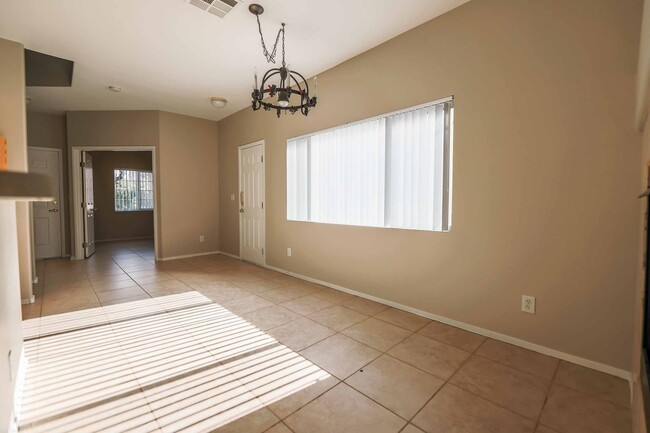 Foto del edificio - Beautiful 3 Bedroom home in Henderson!!