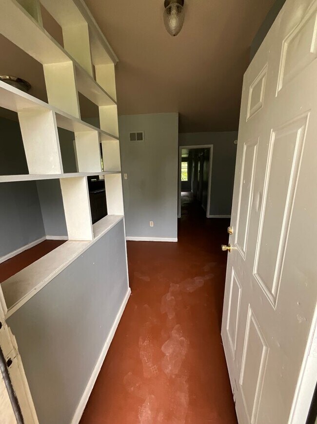 Foto del edificio - 835 Pine Tree Dr