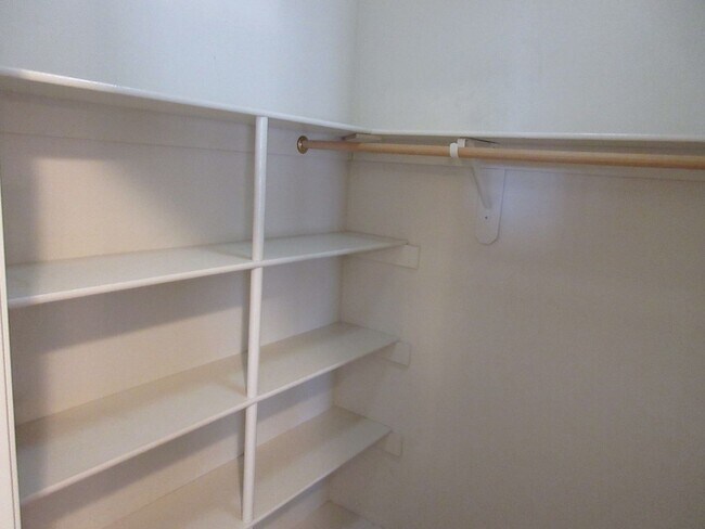 Foto del edificio - Move-In Discount -- 2 bedroom - 2 bath With Garage!