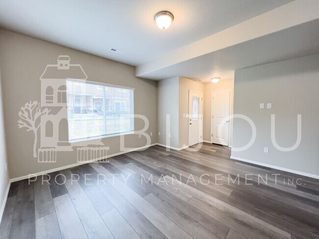Foto del edificio - East Woodmen Townhome