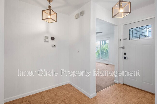 Building Photo - 2225 Mt Whitney Dr