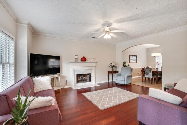 Building Photo - 3840 Cherry Ridge Walk