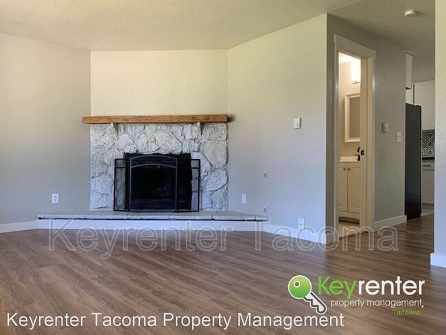 Foto del edificio - 2 br, 1.5 bath House - 19604 9th Ave Ct e