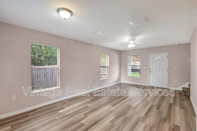 Foto del edificio - 720 Newton Ave S