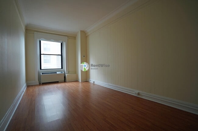 Building Photo - 62 Boylston St