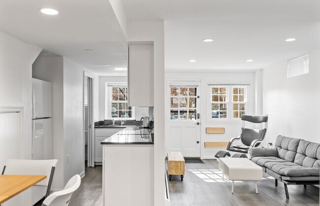Foto del edificio - 4473 Greenwich Pkwy NW
