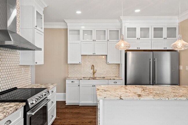 Foto del edificio - 3 Bedroom Luxury Duplex in Old North Durham