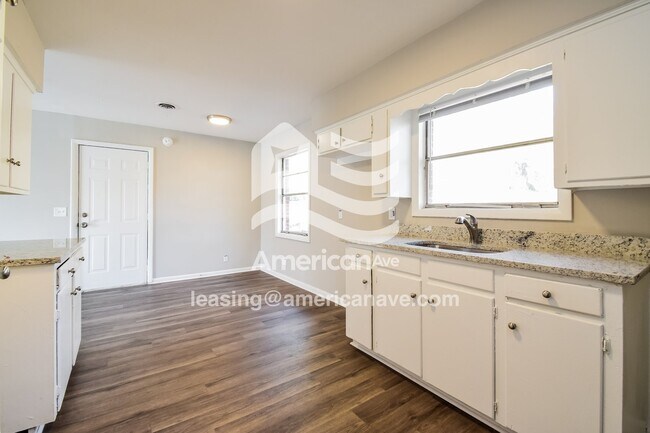 Building Photo - 4409 Forrest Rd