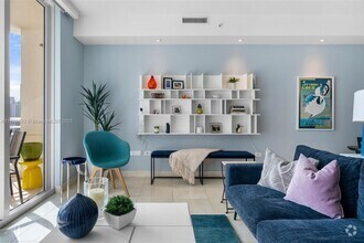 Building Photo - 848 Brickell Key Dr