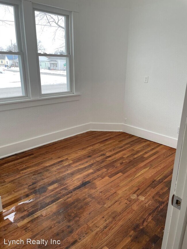 Building Photo - 3 br, 1 bath House - 702 Wabash
