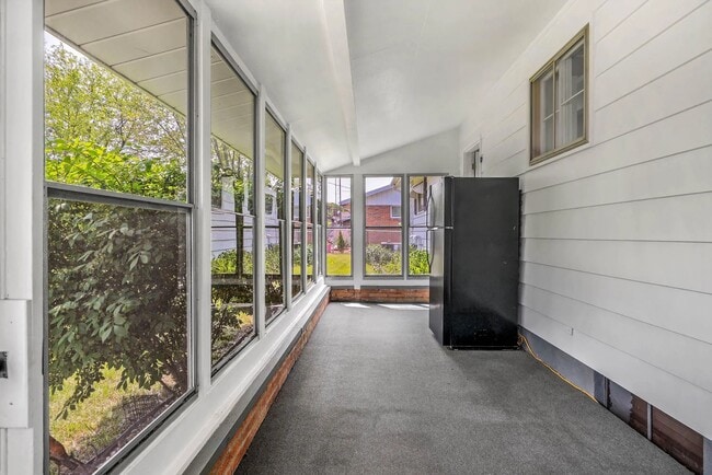 Building Photo - 2717 Sunnydale Ave