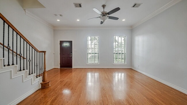 Building Photo - 9134 Lakes At 610 Dr