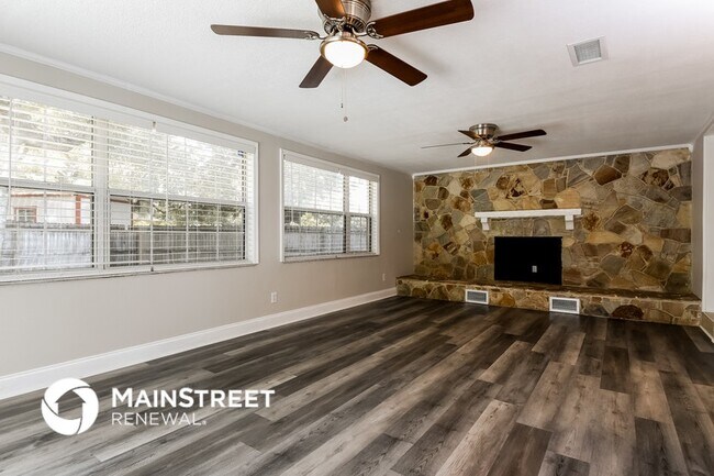 Foto del edificio - 6300 Lyons St