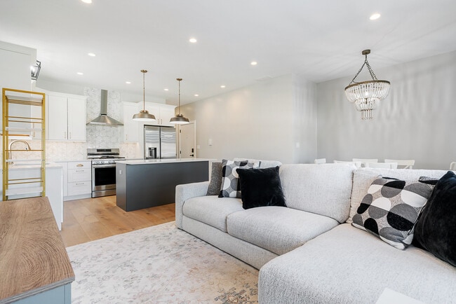 Foto del edificio - 5120 N Elston Ave