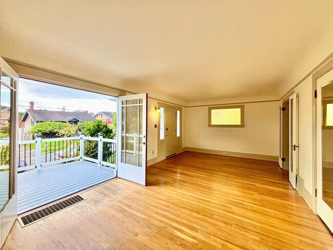 Foto del edificio - Green Lake Gem For Rent