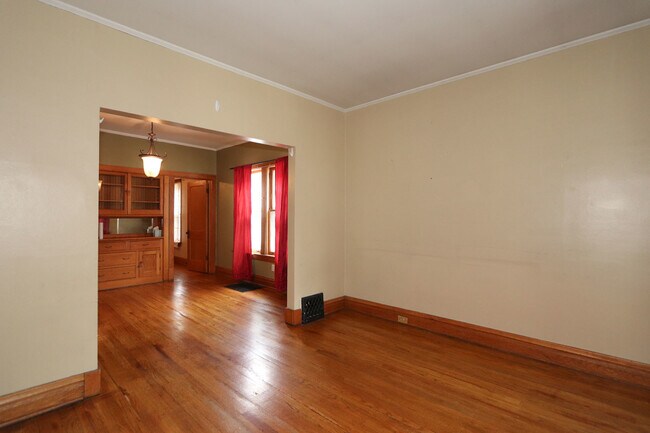 Building Photo - 1010 S Ridgeland Ave