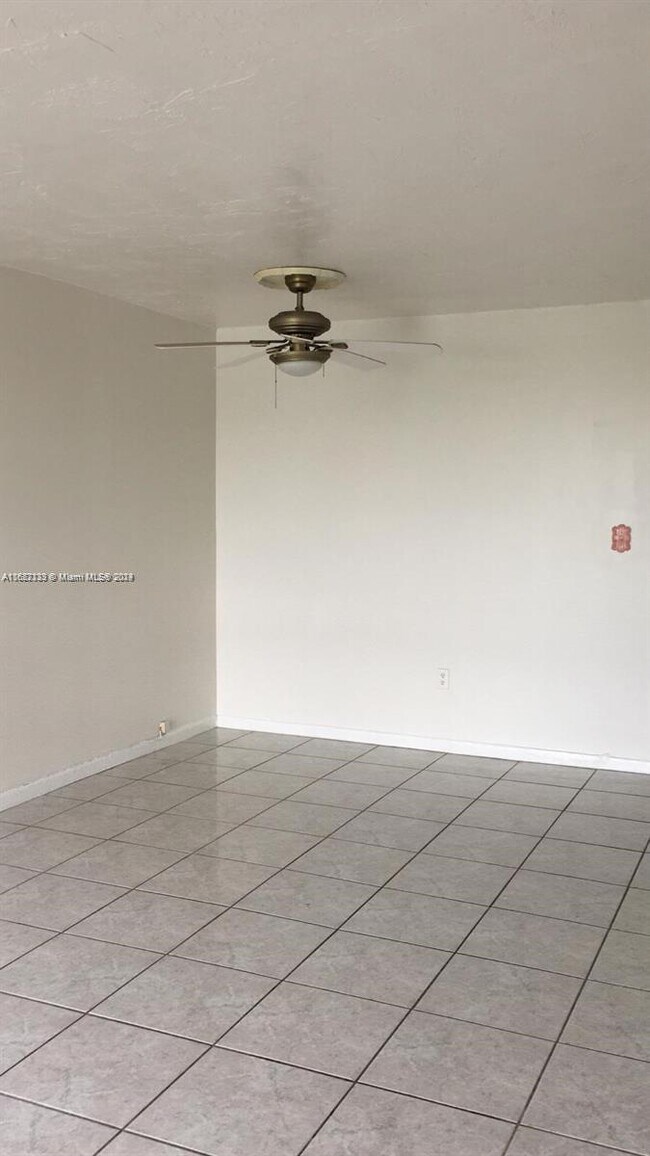 Foto del edificio - 9440 Fontainebleau Blvd