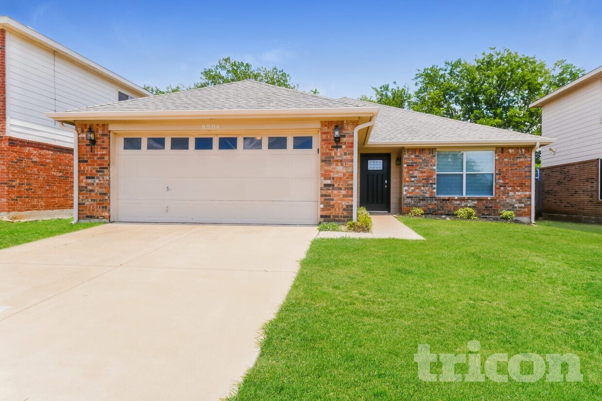 Primary Photo - 8504 Hawkview Dr