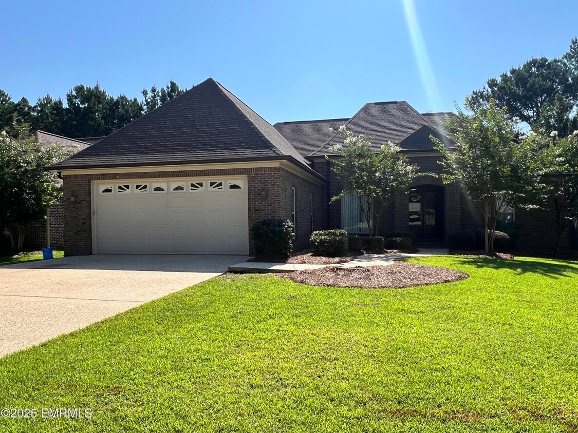 Primary Photo - 8360 Ole Cobblestone Dr