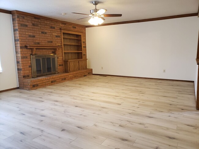 Foto del edificio - Bed | 2 Bath | 2 Car Garage - Putnam City ...