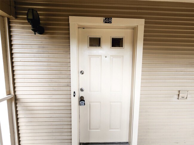 Foto del edificio - 1311 Antoine Dr