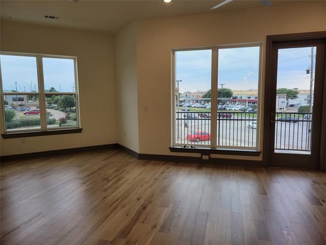 Foto del edificio - 2700 Old Denton Rd