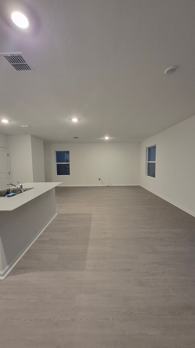 Foto del edificio - 6220 Botticella Blvd