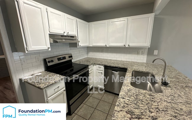 Building Photo - 377 Taylors Way