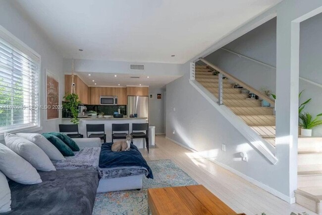 Foto del edificio - 1061 Michigan Ave