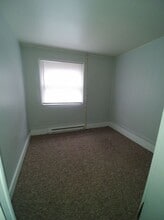 Building Photo - 911 N 9th St Rd