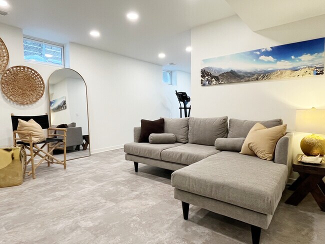 LIVING ROOM #2 - 21 Sheridan Ave S