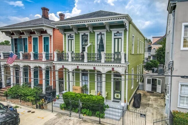 Foto del edificio - 1446 St Mary St