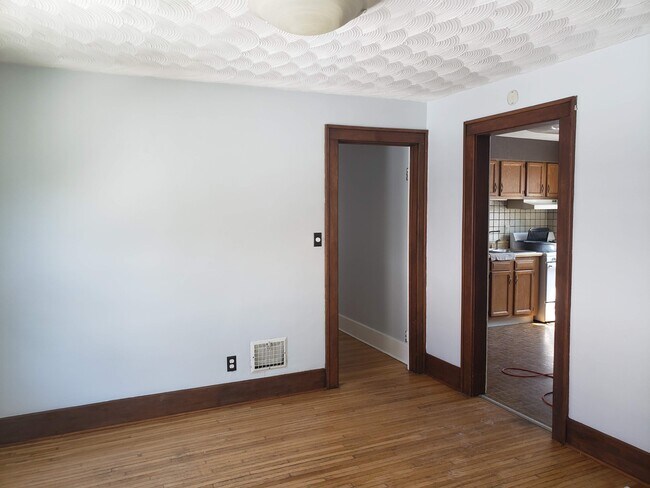 Building Photo - 399 Windermere Blvd
