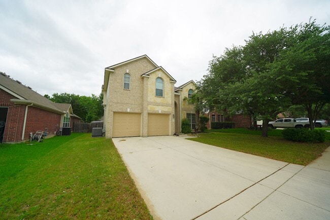 Building Photo - Beautifully Home in the Coveted and Gated ...